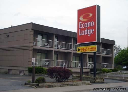 Econo Hospedaje By the Falls Niagara Falls Exterior foto